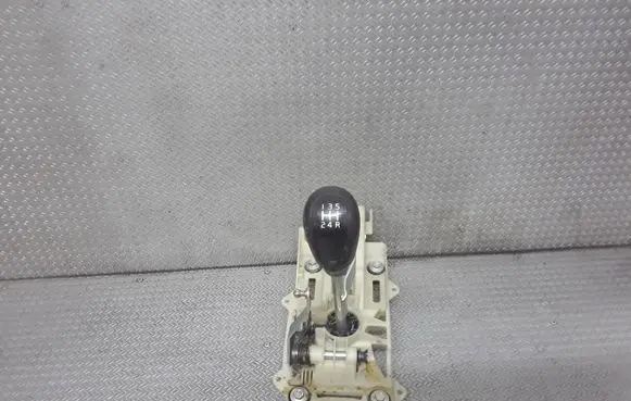 Volvo S40 Gear shifter/selector 30759098
