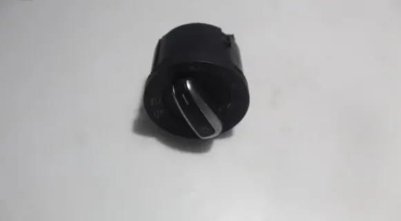 Volkswagen PASSAT B7 Light switch