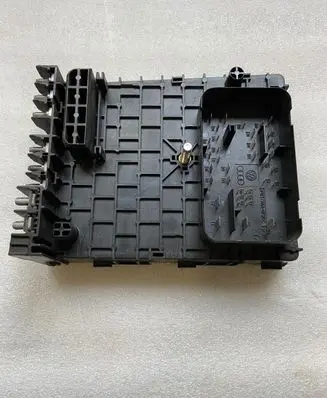 Volkswagen PASSAT B6 Fuse module 3C0937125 63592777
