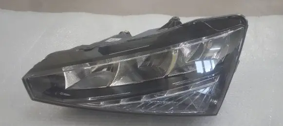 Skoda Scala Headlight/headlamp 657941015 90176071