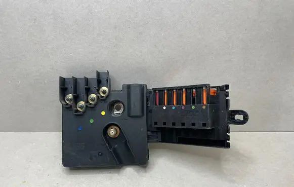 Mercedes-Benz E W211 Fuse module A2115461141