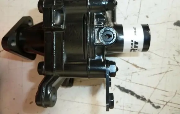 BMW 5 E39 Power steering pump JPR437I
