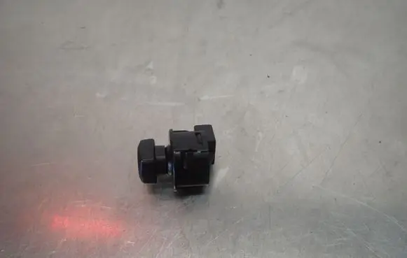 Infiniti M Steering wheel adjustment switch 