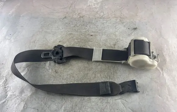 Opel Vectra C Front seatbelt 13128274F