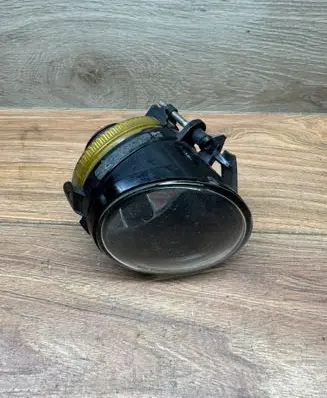 Volkswagen Jetta V Front fog light e26015