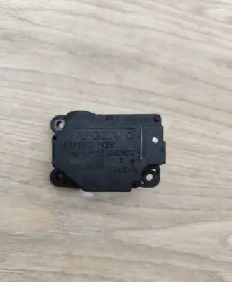 Volvo XC90 Air flap motor/actuator 8623355 E24103 090902