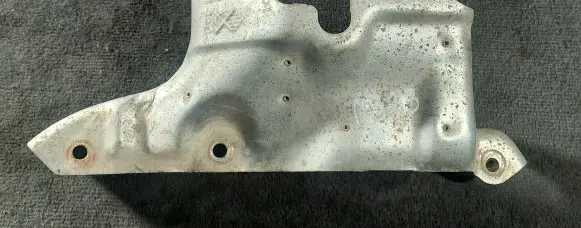 Mazda 323 F Exhaust heat shield