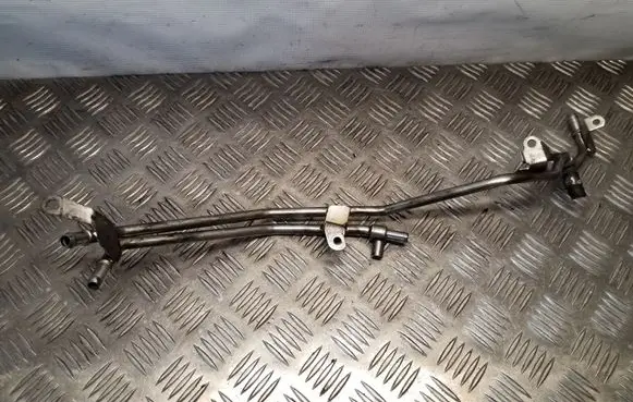 Chrysler 300 - 300C Fuel line pipe