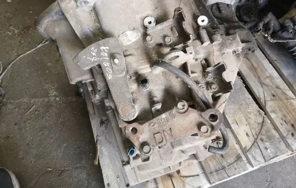 Renault Koleos I Manual 5 speed gearbox JY70D