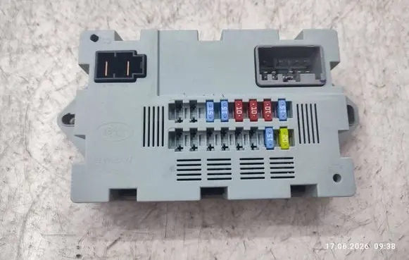 Jaguar XE Fuse module CPLA14Q073AA
