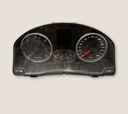 Volkswagen Tiguan Speedometer (instrument cluster) 5N0920870D V0004000