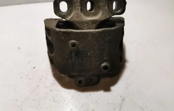 Volkswagen Golf IV Engine mount bracket 1J0198262