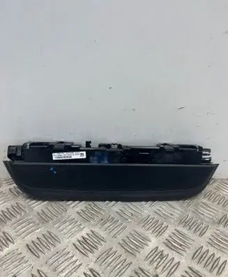 BMW 3 G20 G21 Third/center stoplight 7420460