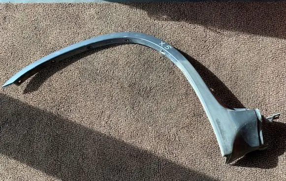 BMW X5 E53 Front arch trim 8408703