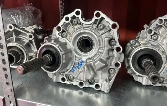 Gearbox transfer box case