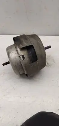 Engine mount bracket