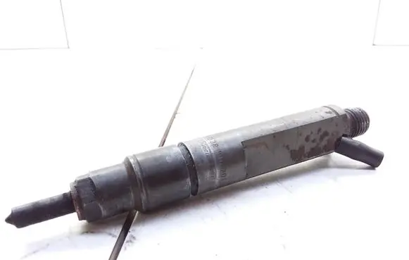 Audi A4 S4 B5 8D Fuel injector 028130201G