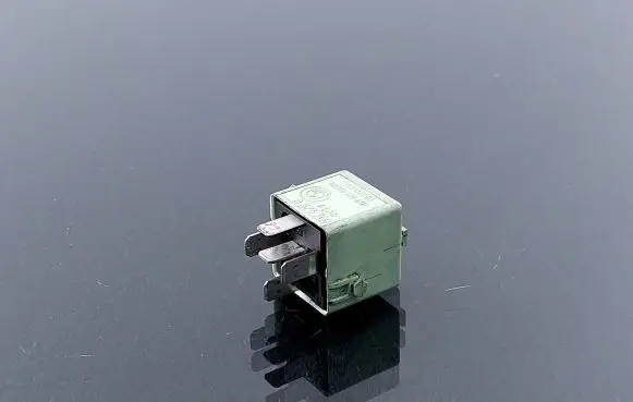BMW 5 E39 Other relay V23134K59X312 61368373700 8373700