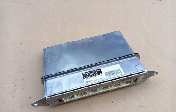 Lexus IS 220D-250-350 Engine control unit/module 8966153610