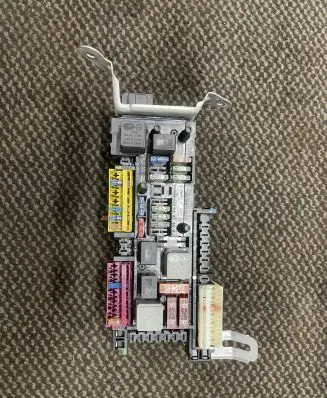 Mercedes-Benz E W212 Fuse module 016706581