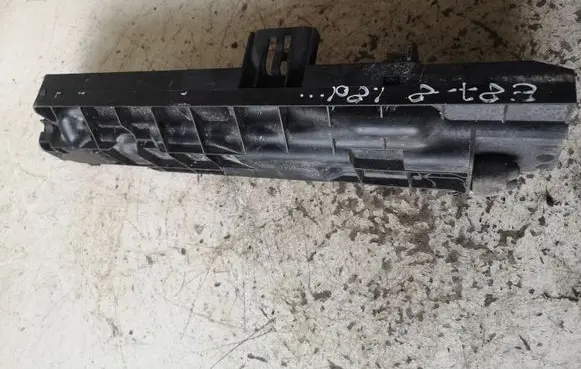BMW 1 E81 E87 Radiator mount bracket 11074810
