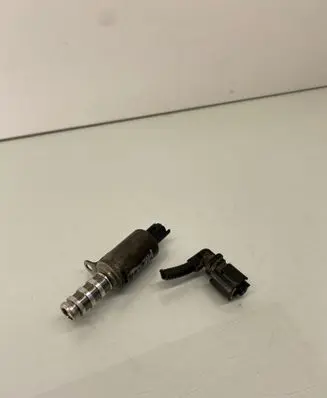 Peugeot 308 Camshaft vanos timing valve 9825813780