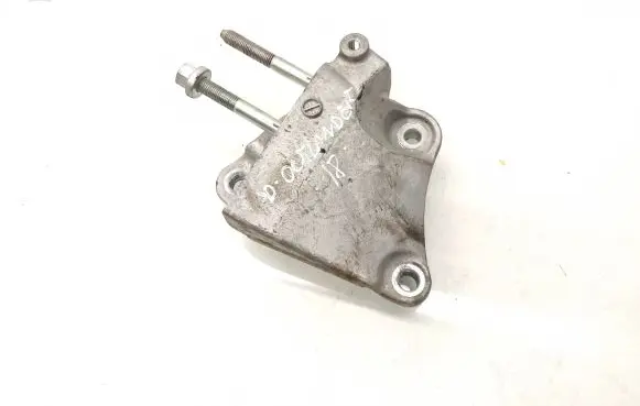 Mitsubishi Outlander Engine mounting bracket