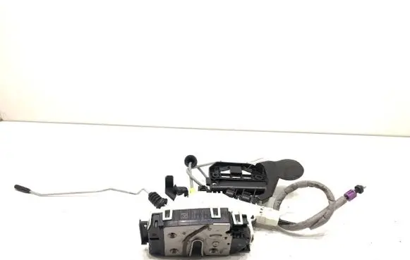 Mercedes-Benz ML W166 Front door lock A1667200435
