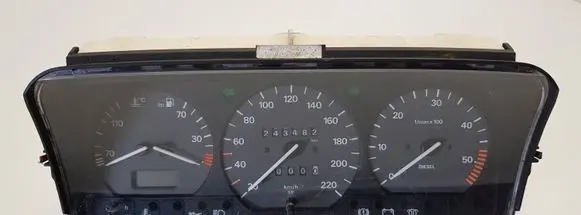 Volkswagen PASSAT B4 Speedometer (instrument cluster) 3A0919033C