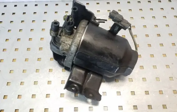Honda FR-V Fuel filter housing 