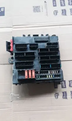 Opel Signum Fuse module 13112914 519049027