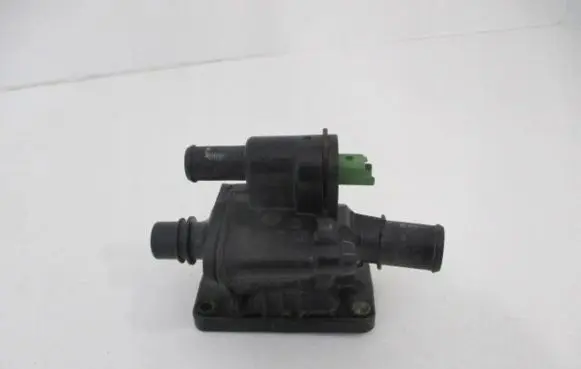 Citroen C3 Thermostat housing 9654393880