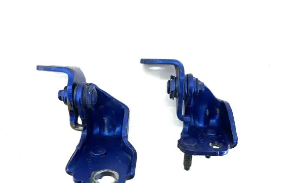 Rear door hinge set