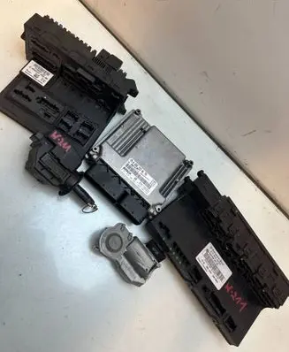 Mercedes-Benz E W211 Engine control unit/module 6461530179