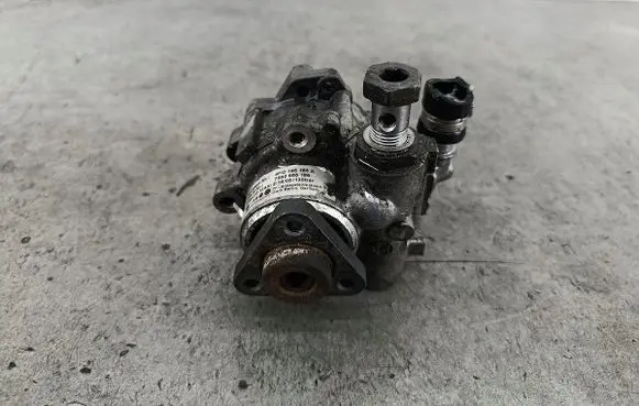 Audi A6 S6 C6 4F Power steering pump 