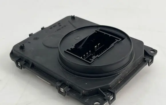 Volkswagen Golf VII Headlight ballast module Xenon 8V0907399D 20271202AA