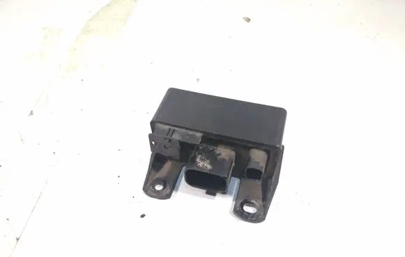 Mercedes-Benz CLK A209 C209 Glow plug pre-heat relay