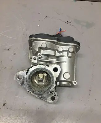 Nissan Qashqai EGR valve 147102557r