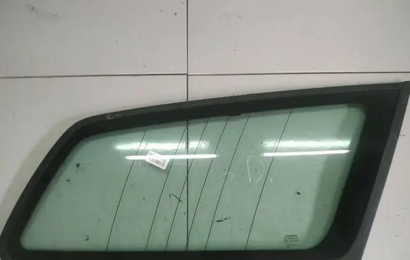 Volvo V50 Rear side window AS2