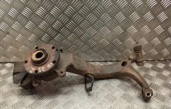 Volkswagen PASSAT B5 Front wheel hub