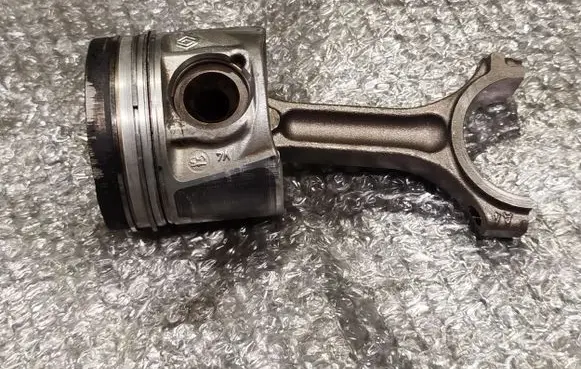 Renault Trafic III (X82) Piston 080340