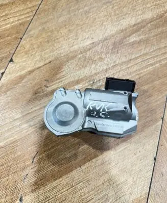 Mercedes-Benz E W211 Steering wheel lock A2034621130