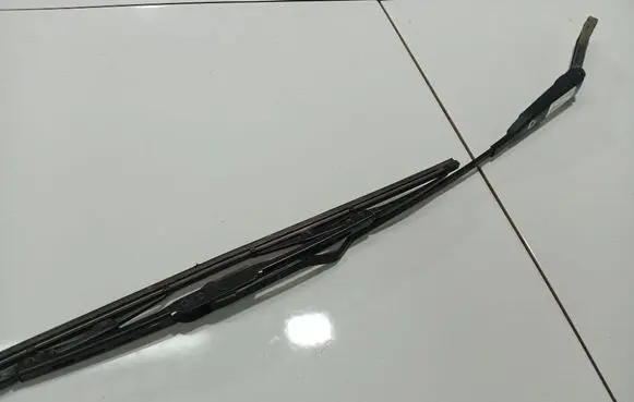 Opel Astra G Front wiper blade arm 90559554