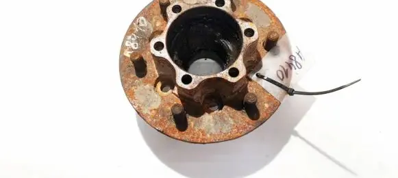 Mitsubishi Pajero Sport I Front wheel hub