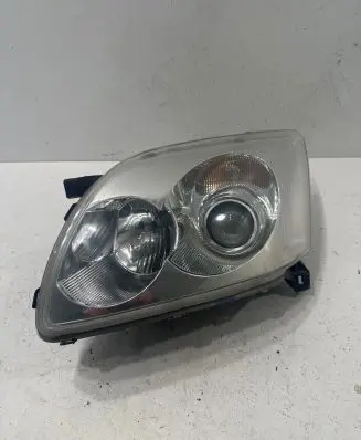 Toyota Avensis T250 Headlight/headlamp