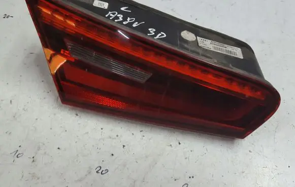 Audi A3 S3 8V Tailgate rear/tail lights 8V3945093B