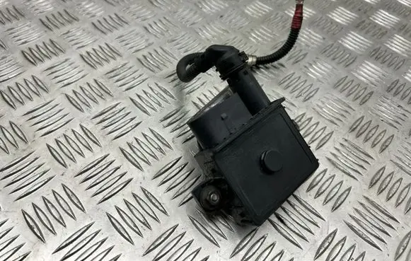BMW 1 E81 E87 Glow plug pre-heat relay 0522120703