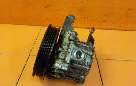 Land Rover Range Rover L322 Power steering pump 7691340172