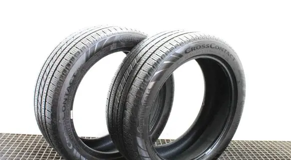 Land Rover Defender R12 summer tire 27545R22