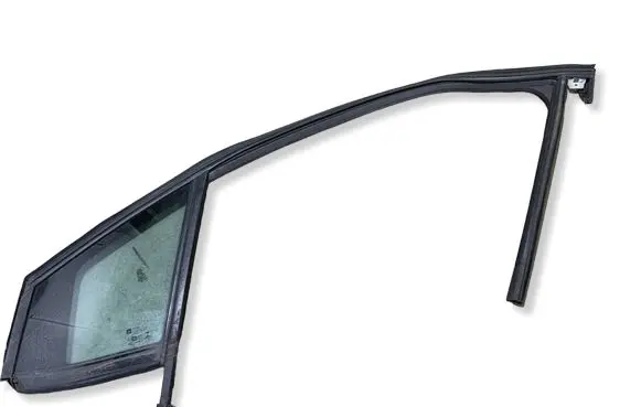Opel Crossland X Front door vent window glass four-door 39125416